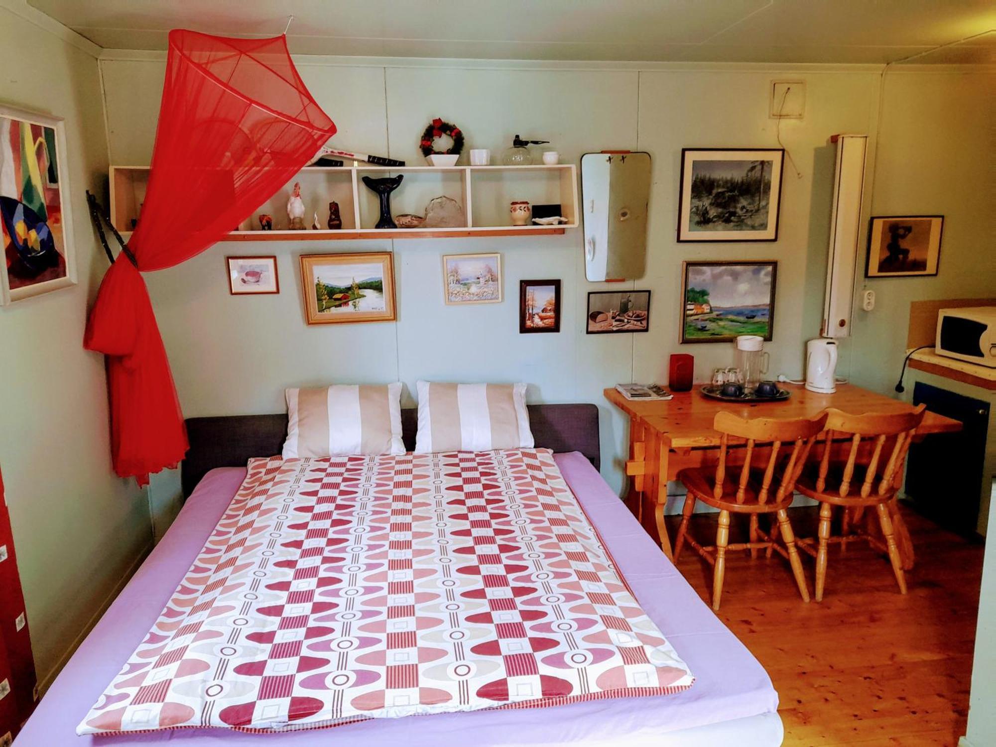 Summer Bedroom, Outside Toilet, Shower, Kitchen. 120 M From Sandbach. Bracke  Екстер'єр фото